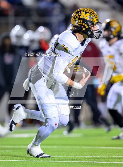 Thumbnail 2 in Malakoff @ Liberty-Eylau (UIL 3A DI Regional Final) photogallery.