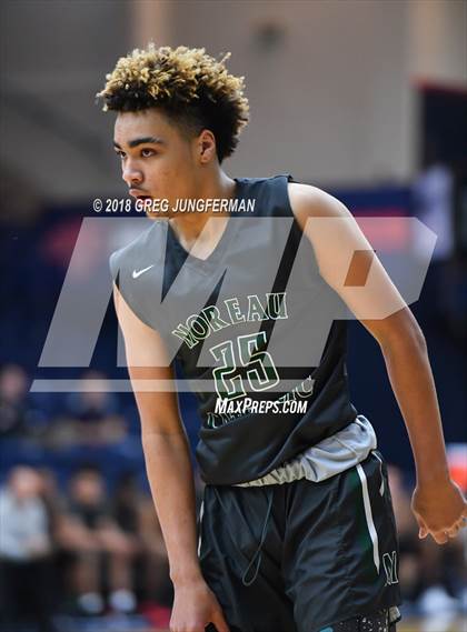Thumbnail 3 in Moreau Catholic vs. Woodcreek (MaxPreps MLK Classic) photogallery.