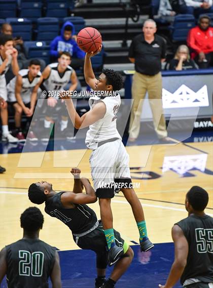 Thumbnail 3 in Moreau Catholic vs. Woodcreek (MaxPreps MLK Classic) photogallery.