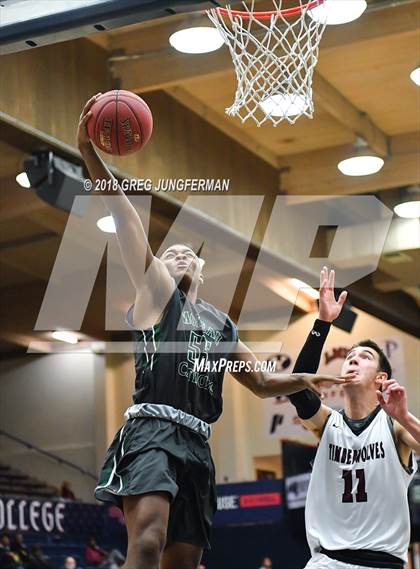 Thumbnail 1 in Moreau Catholic vs. Woodcreek (MaxPreps MLK Classic) photogallery.