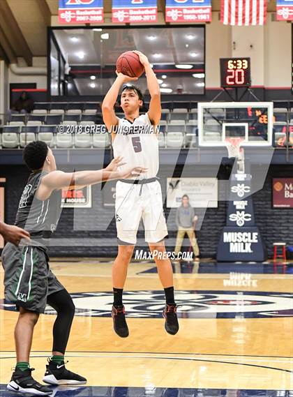 Thumbnail 3 in Moreau Catholic vs. Woodcreek (MaxPreps MLK Classic) photogallery.