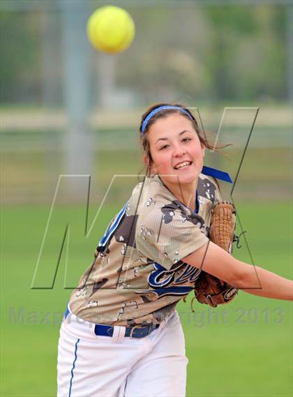 Thumbnail 2 in Clovis vs Calaveras (NorCal Classic) photogallery.