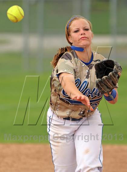 Thumbnail 3 in Clovis vs Calaveras (NorCal Classic) photogallery.