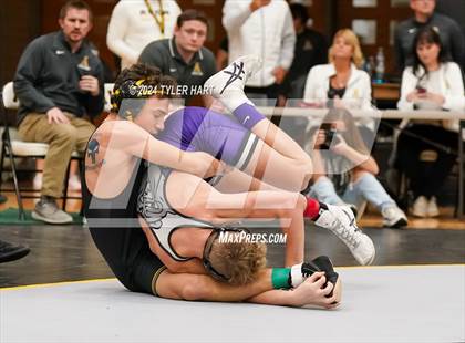 Thumbnail 3 in IHSAA Sectional 25 (Avon) photogallery.