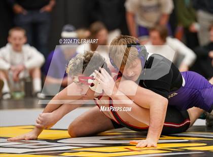 Thumbnail 3 in IHSAA Sectional 25 (Avon) photogallery.