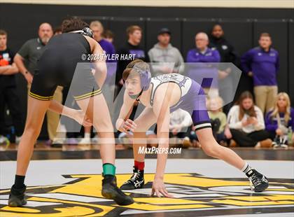 Thumbnail 3 in IHSAA Sectional 25 (Avon) photogallery.