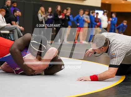 Thumbnail 1 in IHSAA Sectional 25 (Avon) photogallery.