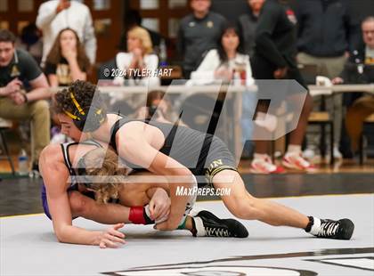 Thumbnail 3 in IHSAA Sectional 25 (Avon) photogallery.