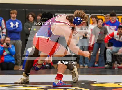 Thumbnail 2 in IHSAA Sectional 25 (Avon) photogallery.