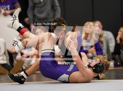 Thumbnail 1 in IHSAA Sectional 25 (Avon) photogallery.