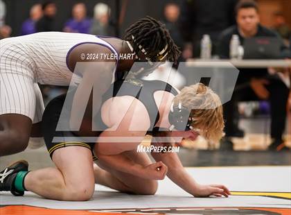 Thumbnail 3 in IHSAA Sectional 25 (Avon) photogallery.