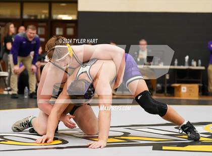 Thumbnail 1 in IHSAA Sectional 25 (Avon) photogallery.