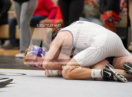 Thumbnail 3 in IHSAA Sectional 25 (Avon) photogallery.