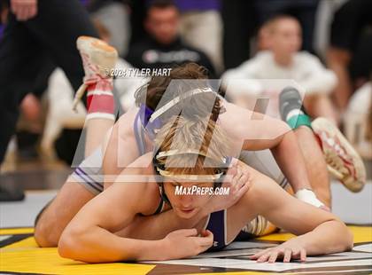 Thumbnail 1 in IHSAA Sectional 25 (Avon) photogallery.