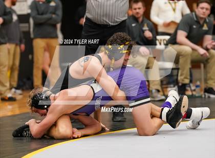 Thumbnail 1 in IHSAA Sectional 25 (Avon) photogallery.
