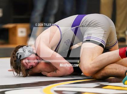 Thumbnail 2 in IHSAA Sectional 25 (Avon) photogallery.