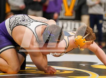 Thumbnail 1 in IHSAA Sectional 25 (Avon) photogallery.
