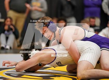 Thumbnail 2 in IHSAA Sectional 25 (Avon) photogallery.