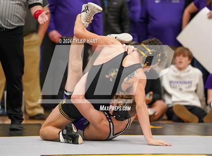 Thumbnail 3 in IHSAA Sectional 25 (Avon) photogallery.