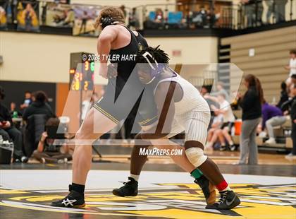 Thumbnail 1 in IHSAA Sectional 25 (Avon) photogallery.