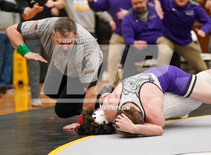Thumbnail 3 in IHSAA Sectional 25 (Avon) photogallery.
