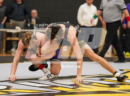 Thumbnail 2 in IHSAA Sectional 25 (Avon) photogallery.