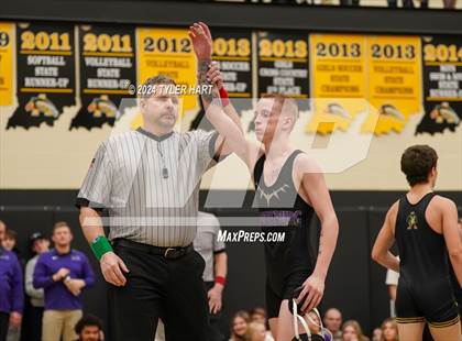 Thumbnail 1 in IHSAA Sectional 25 (Avon) photogallery.