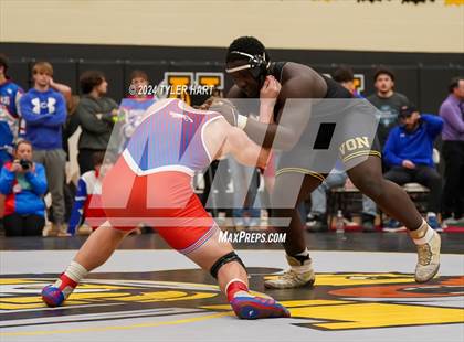 Thumbnail 1 in IHSAA Sectional 25 (Avon) photogallery.