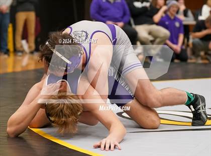 Thumbnail 3 in IHSAA Sectional 25 (Avon) photogallery.