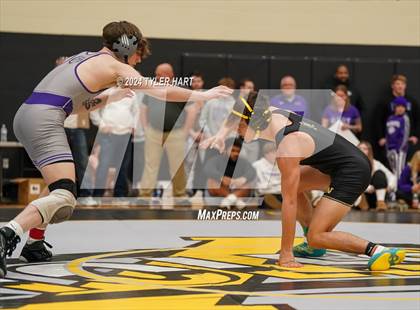 Thumbnail 1 in IHSAA Sectional 25 (Avon) photogallery.