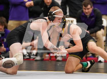 Thumbnail 1 in IHSAA Sectional 25 (Avon) photogallery.