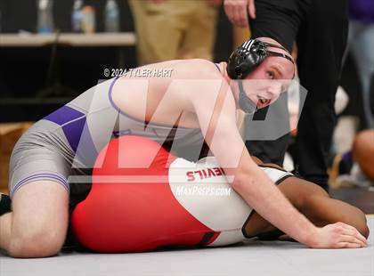 Thumbnail 1 in IHSAA Sectional 25 (Avon) photogallery.