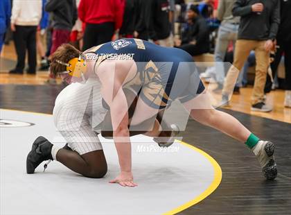 Thumbnail 1 in IHSAA Sectional 25 (Avon) photogallery.