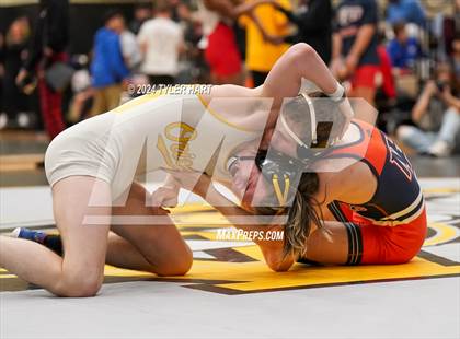 Thumbnail 1 in IHSAA Sectional 25 (Avon) photogallery.