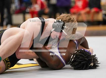 Thumbnail 1 in IHSAA Sectional 25 (Avon) photogallery.