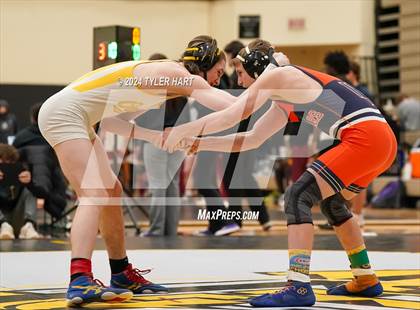 Thumbnail 3 in IHSAA Sectional 25 (Avon) photogallery.