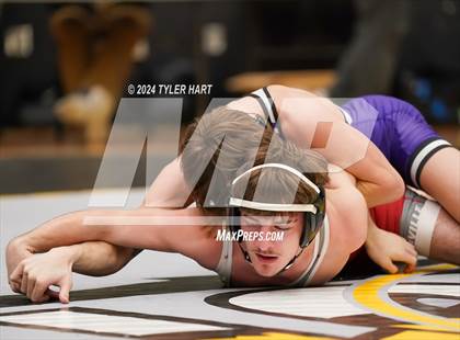 Thumbnail 3 in IHSAA Sectional 25 (Avon) photogallery.