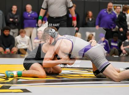 Thumbnail 2 in IHSAA Sectional 25 (Avon) photogallery.