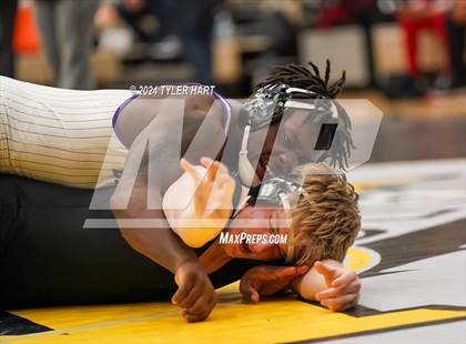 Thumbnail 1 in IHSAA Sectional 25 (Avon) photogallery.
