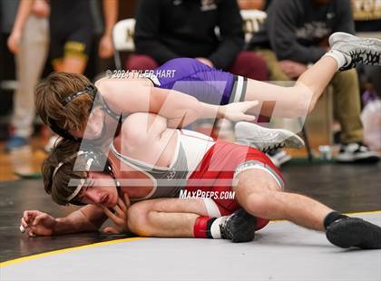 Thumbnail 1 in IHSAA Sectional 25 (Avon) photogallery.