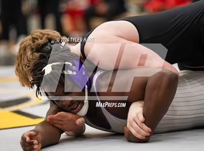 Thumbnail 2 in IHSAA Sectional 25 (Avon) photogallery.