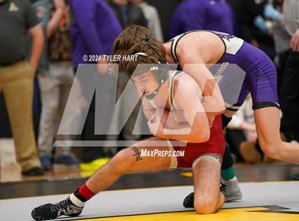 Thumbnail 2 in IHSAA Sectional 25 (Avon) photogallery.
