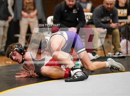 Thumbnail 3 in IHSAA Sectional 25 (Avon) photogallery.