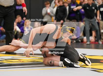 Thumbnail 3 in IHSAA Sectional 25 (Avon) photogallery.