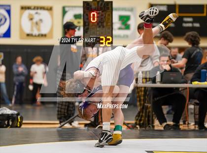 Thumbnail 2 in IHSAA Sectional 25 (Avon) photogallery.