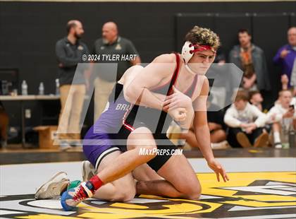 Thumbnail 1 in IHSAA Sectional 25 (Avon) photogallery.