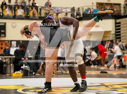 Thumbnail 2 in IHSAA Sectional 25 (Avon) photogallery.