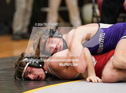 Thumbnail 2 in IHSAA Sectional 25 (Avon) photogallery.