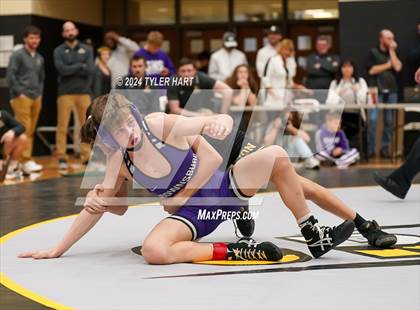 Thumbnail 2 in IHSAA Sectional 25 (Avon) photogallery.