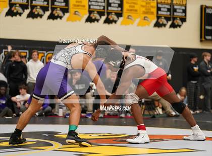 Thumbnail 1 in IHSAA Sectional 25 (Avon) photogallery.